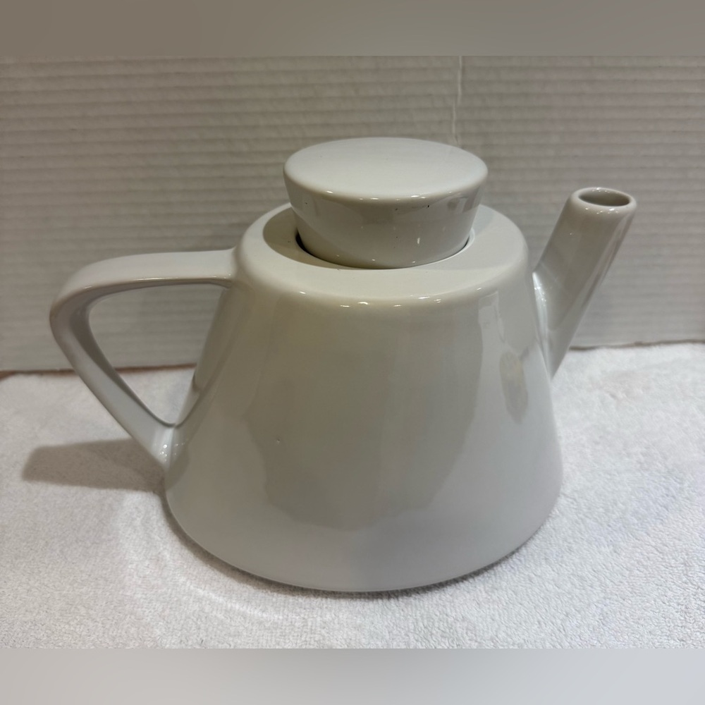 Ikea  of Sweden White Modern Style Tea Pot with Handle and Locking Lid #12289